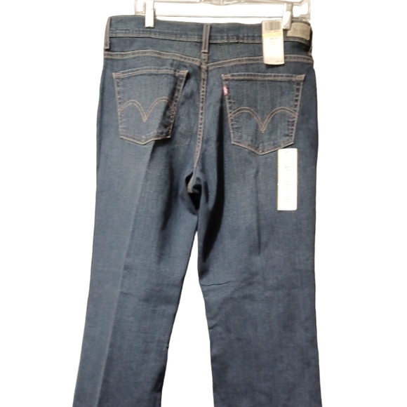 512 Levi's Figure Enhances Jeans - Picture 3 of 4